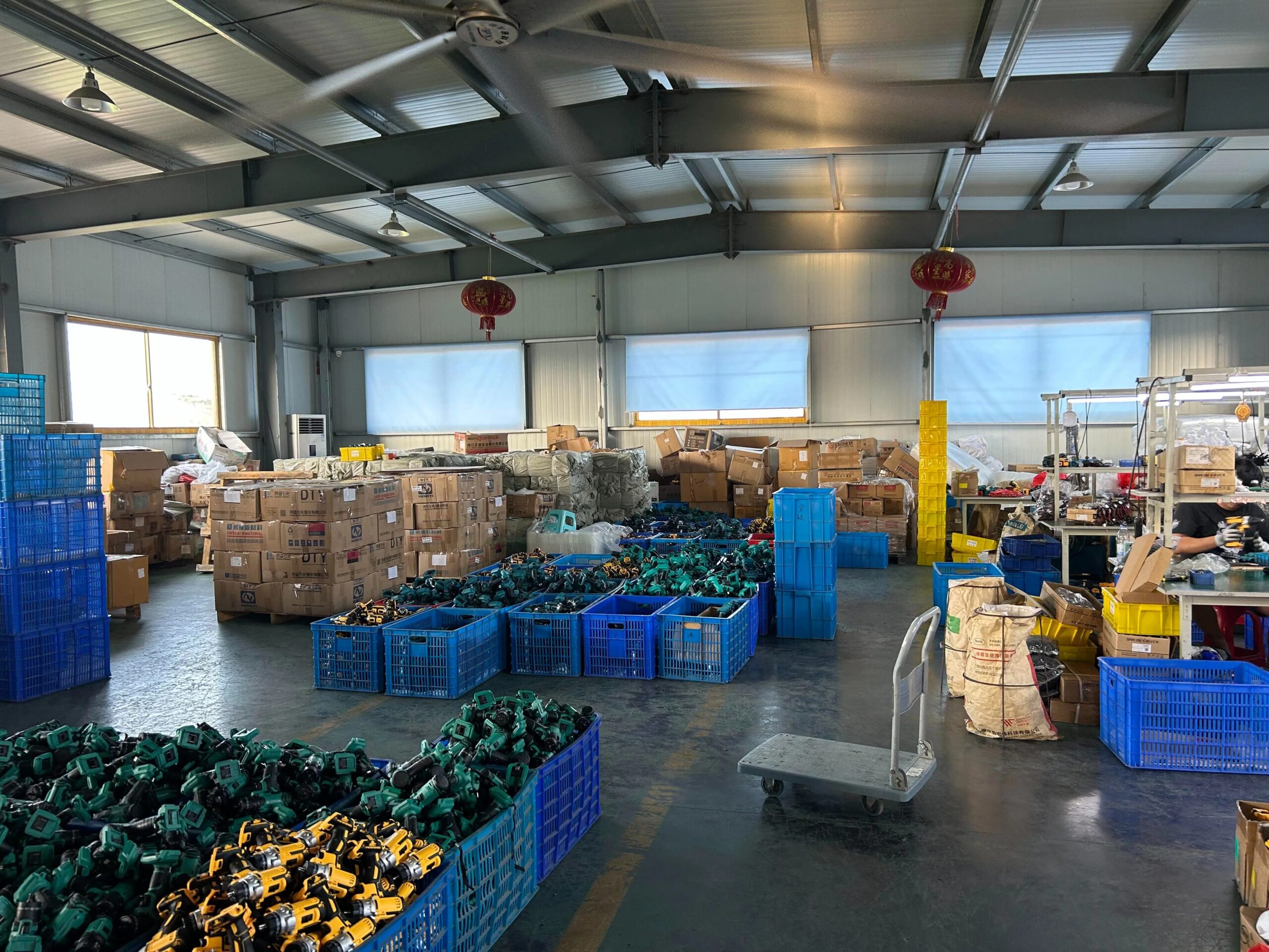 Precision Electric Screwdriver Set Cordless Drill Power Drivers for Home Use Variable Speed 500W Rated OEM Customizable