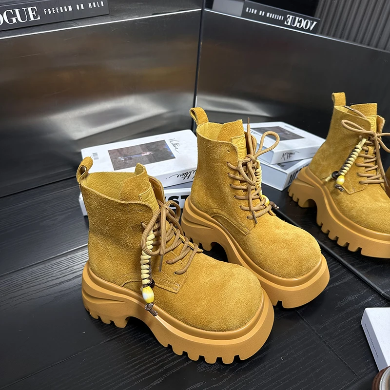 Niche matte big head muffin thick bottom women 2025 new small height increase locomotive short boots thick bottom