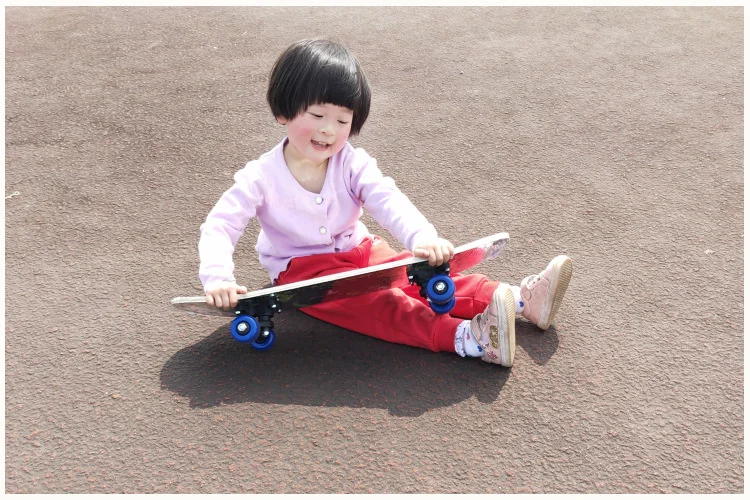 60CM Skateboard Beginner Kids Cartoon Skateboard Maple Wood Deck Skate Board Outdoor Long Board Double Rocker Skateboard Child