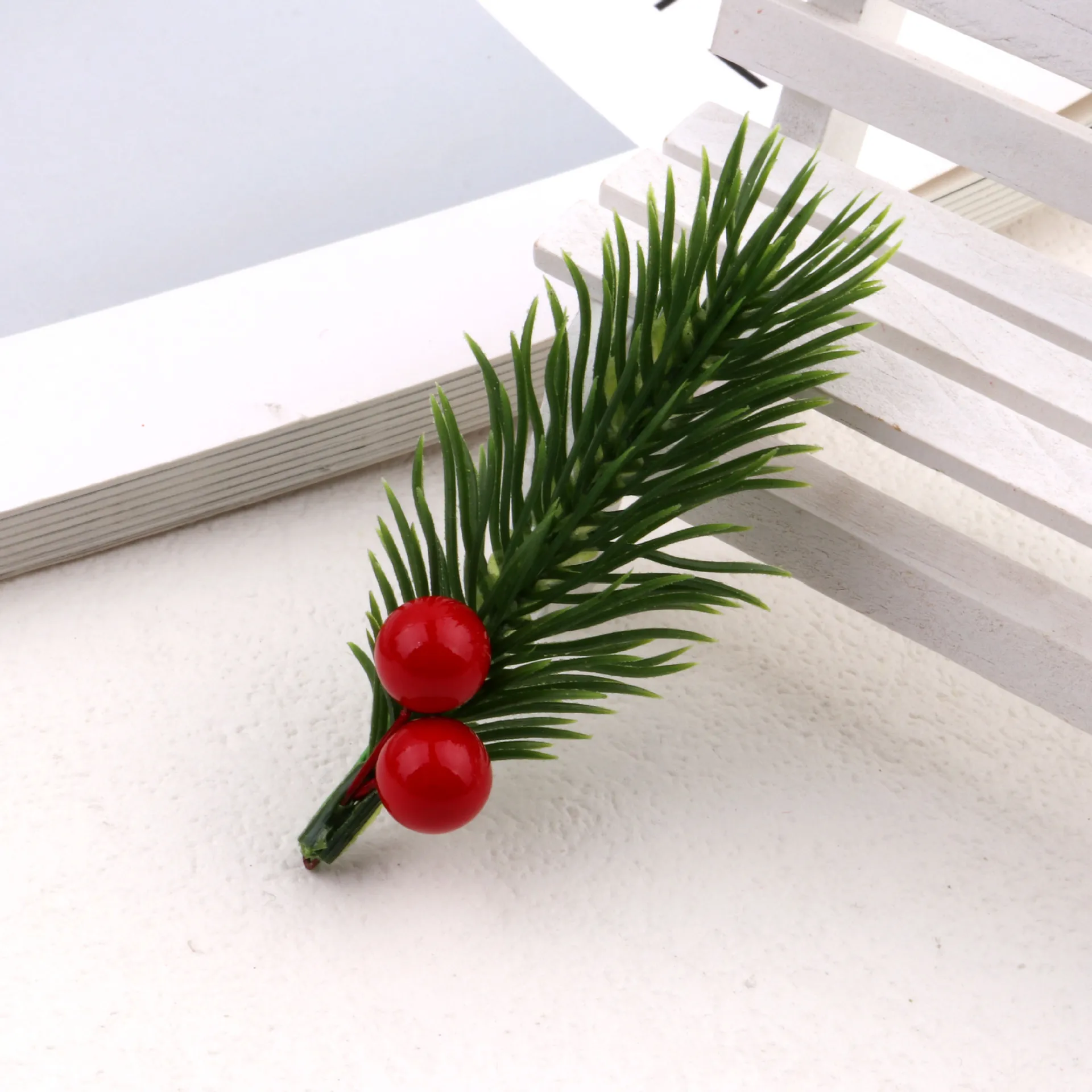 10pcs Christmas Red Berry Pine Cone Holly Branches Artificial Pine Needles Xmas Tree Ornament Home Decoration DIY Wreath Gift