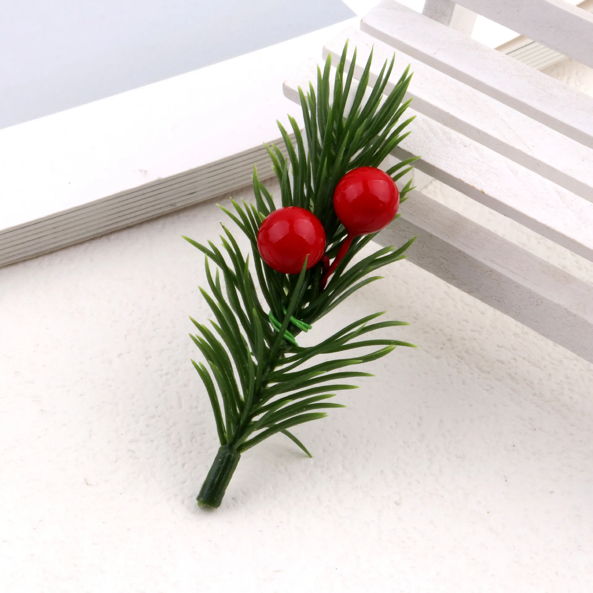10pcs Christmas Red Berry Pine Cone Holly Branches Artificial Pine Needles Xmas Tree Ornament Home Decoration DIY Wreath Gift