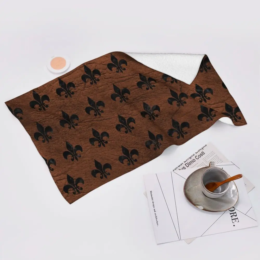 Custom Quick Dry Cotton Face Towel Absorbent Fleur-De-Lys Lily Flower Beach Towels