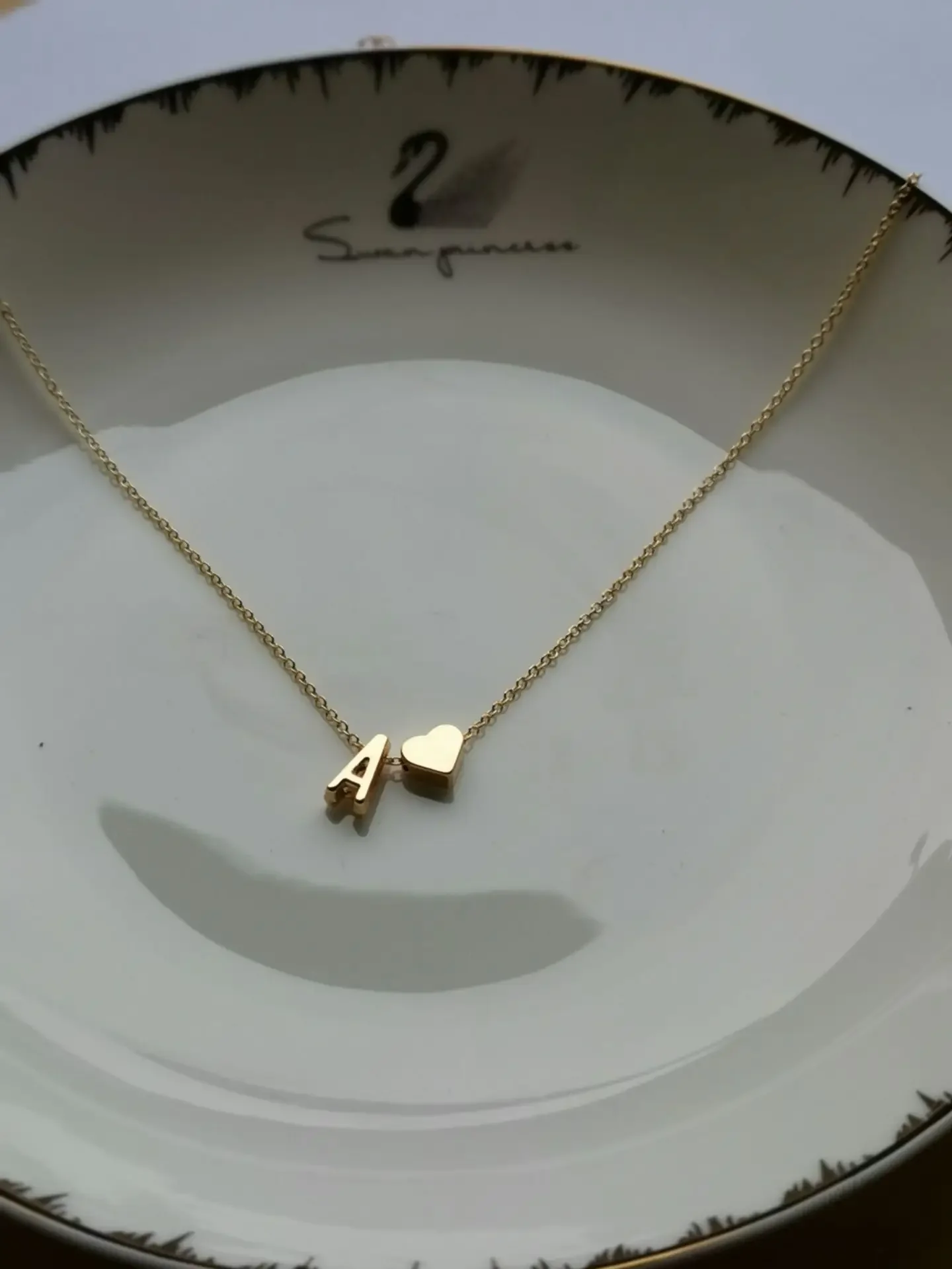 XINYI Fashion Tiny Heart Dainty Initial Necklace Gold Silver Color Letter Name Choker For Women Pendant Jewelry Gift