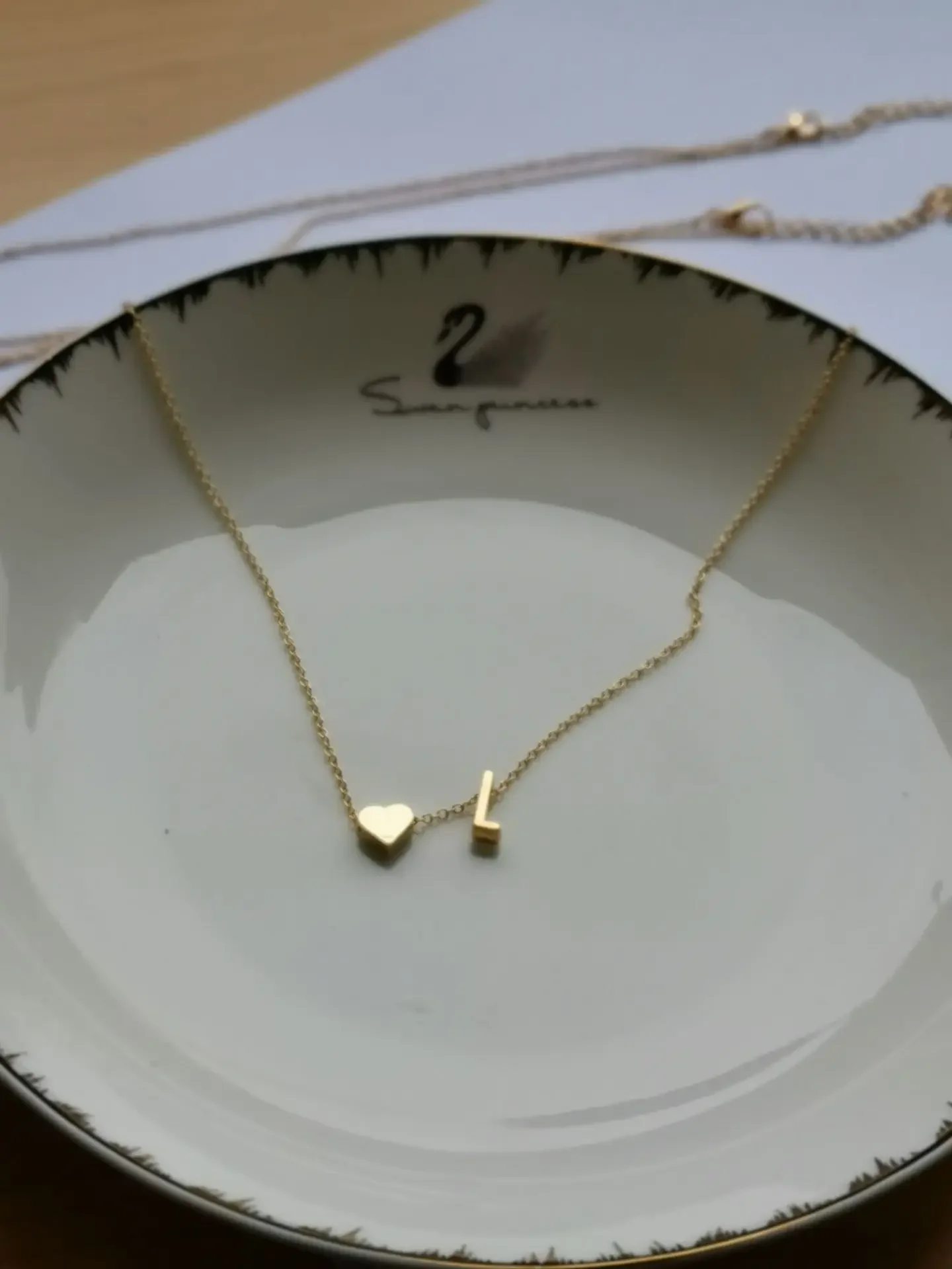 XINYI Fashion Tiny Heart Dainty Initial Necklace Gold Silver Color Letter Name Choker For Women Pendant Jewelry Gift