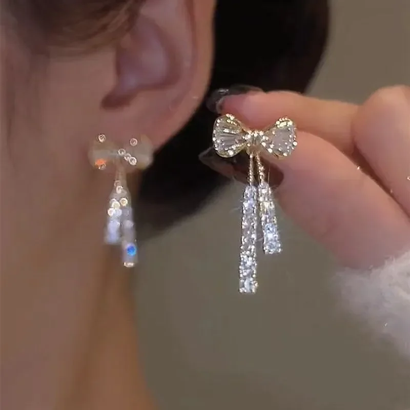 2024 New Fashion Trend Unique Design Elegant and Exquisite Zircon Leaf Earrings For Women Jewelry Wedding Party Premium Gifts