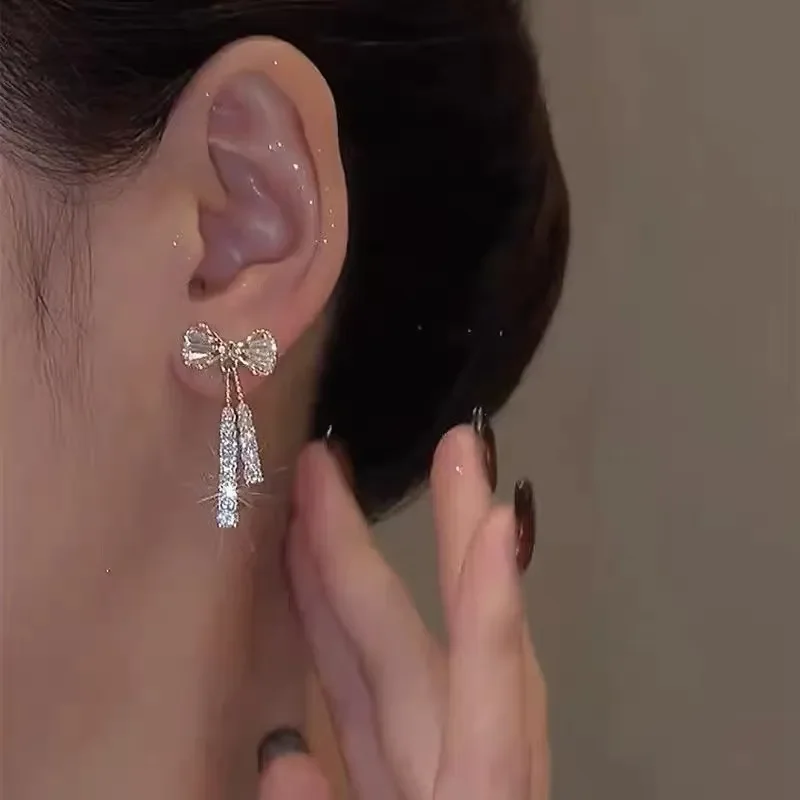 2024 New Fashion Trend Unique Design Elegant and Exquisite Zircon Leaf Earrings For Women Jewelry Wedding Party Premium Gifts