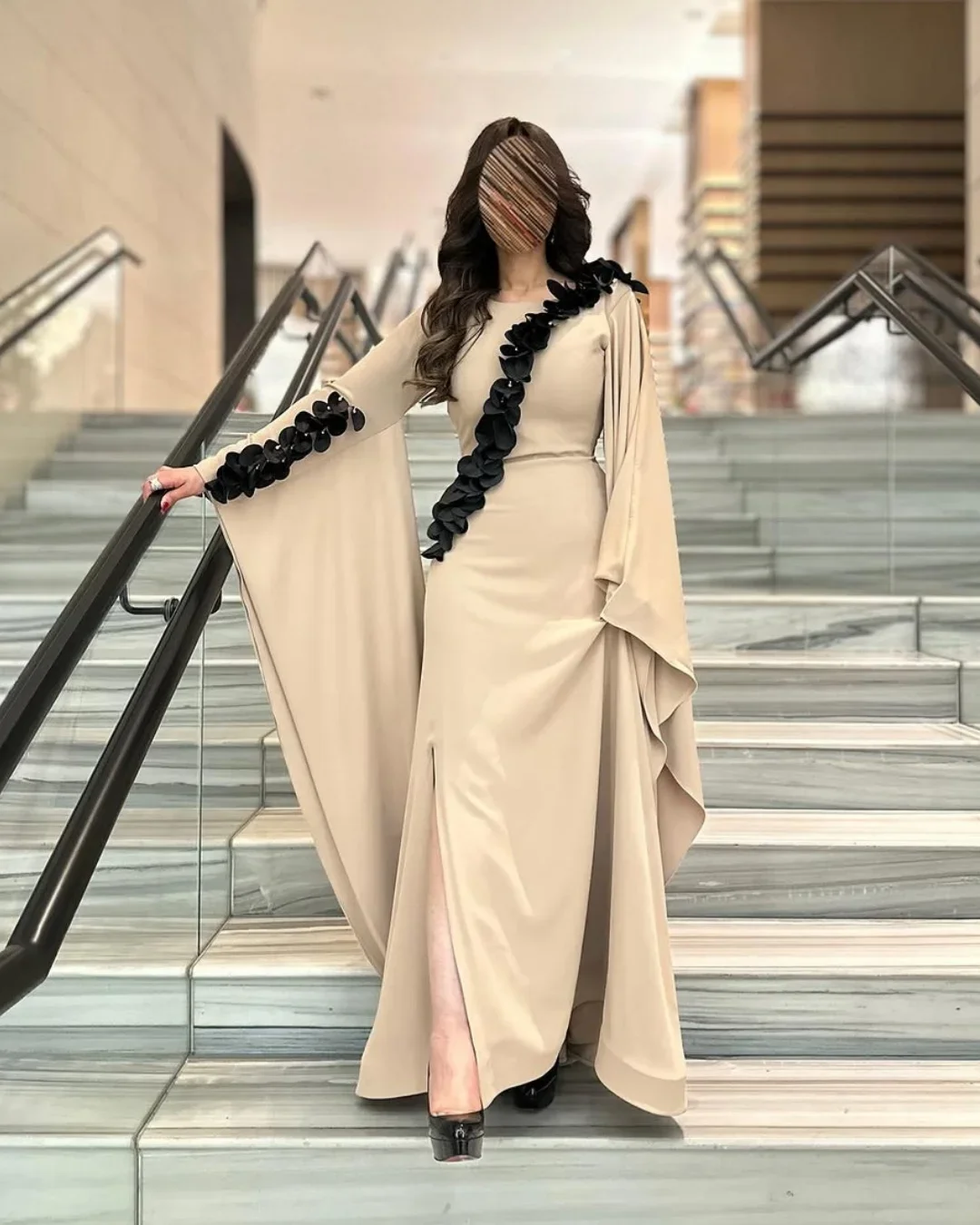 customized  Long Sleeves Prom Dresses O-Neck Party Dresses Hand Flowers Pleated Floor Length Temperament Evening Dresses
