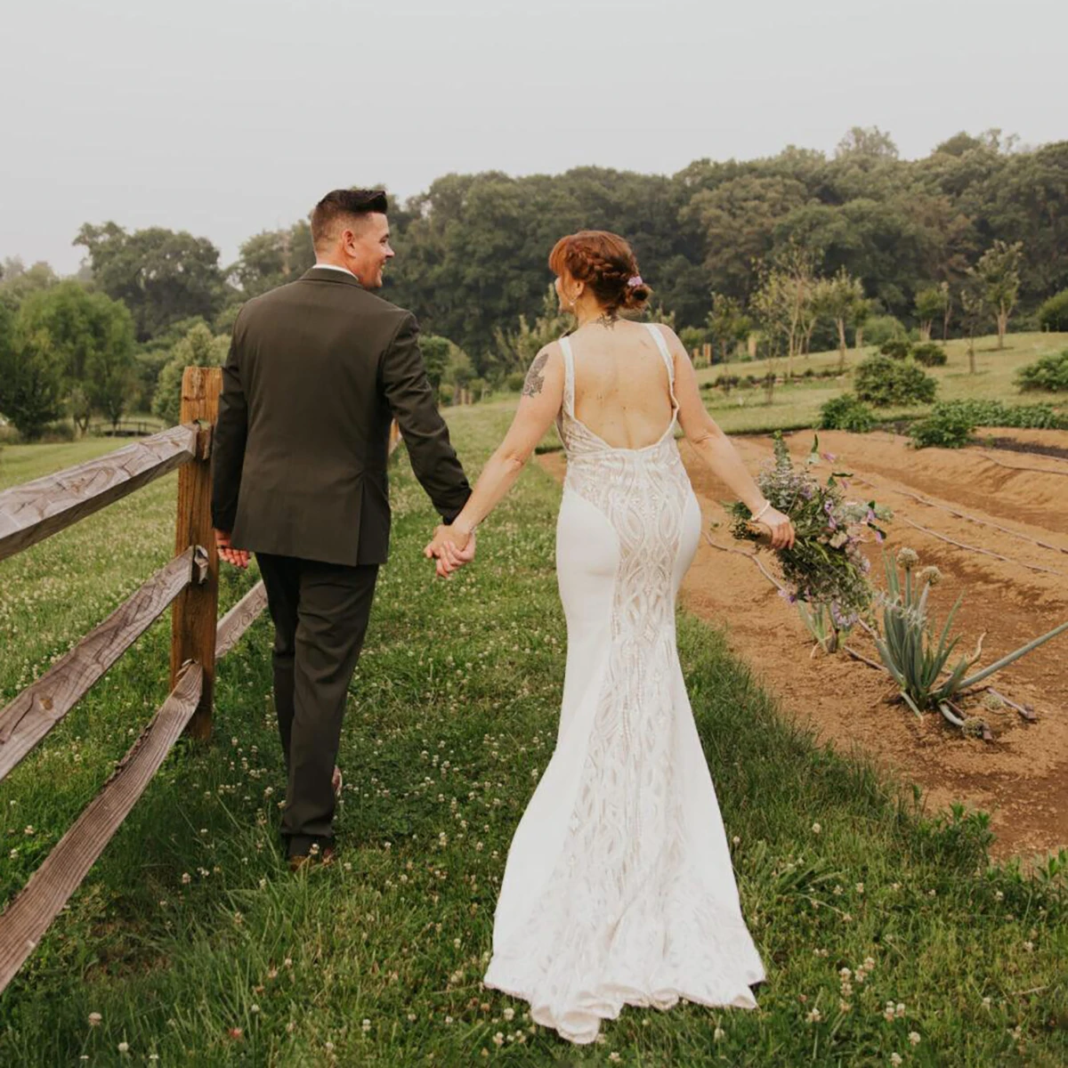 Sexy Deep V Neck Lace Patchwork Wedding Dress Satin Mermaid Open Back Sleeveless Customized Cutout Sides Luxury Bridal Gowns