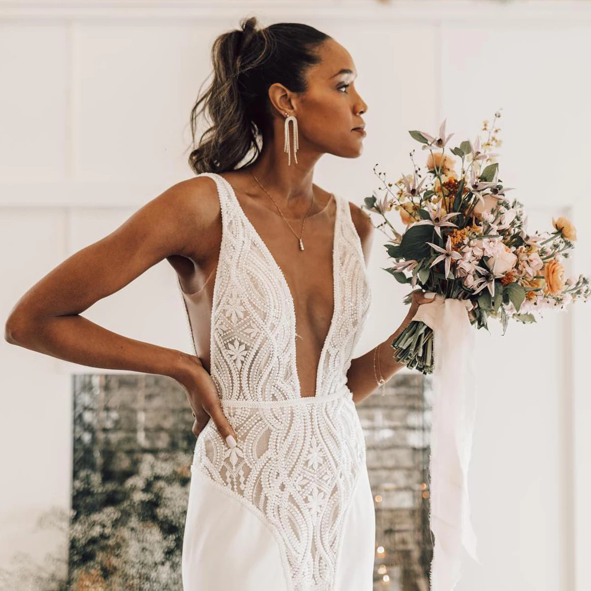 Sexy Deep V Neck Lace Patchwork Wedding Dress Satin Mermaid Open Back Sleeveless Customized Cutout Sides Luxury Bridal Gowns