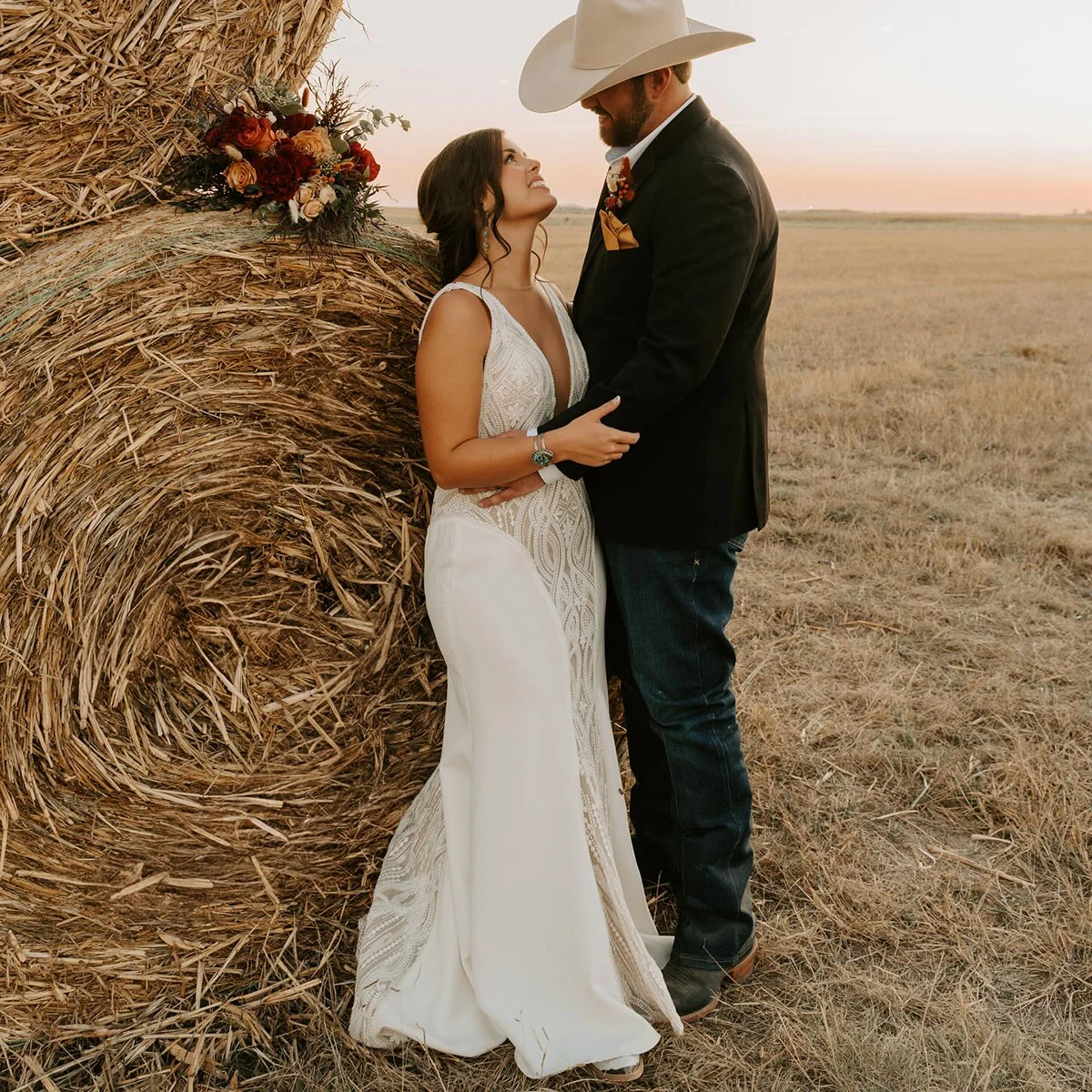 Sexy Deep V Neck Lace Patchwork Wedding Dress Satin Mermaid Open Back Sleeveless Customized Cutout Sides Luxury Bridal Gowns