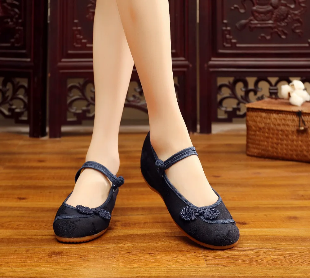 Veowalk Chinese Knot Women Cotton Fabric Embroidered Ballet Flats Retro Ladies Casual Traditional Old Beijing Shoes Solid Color