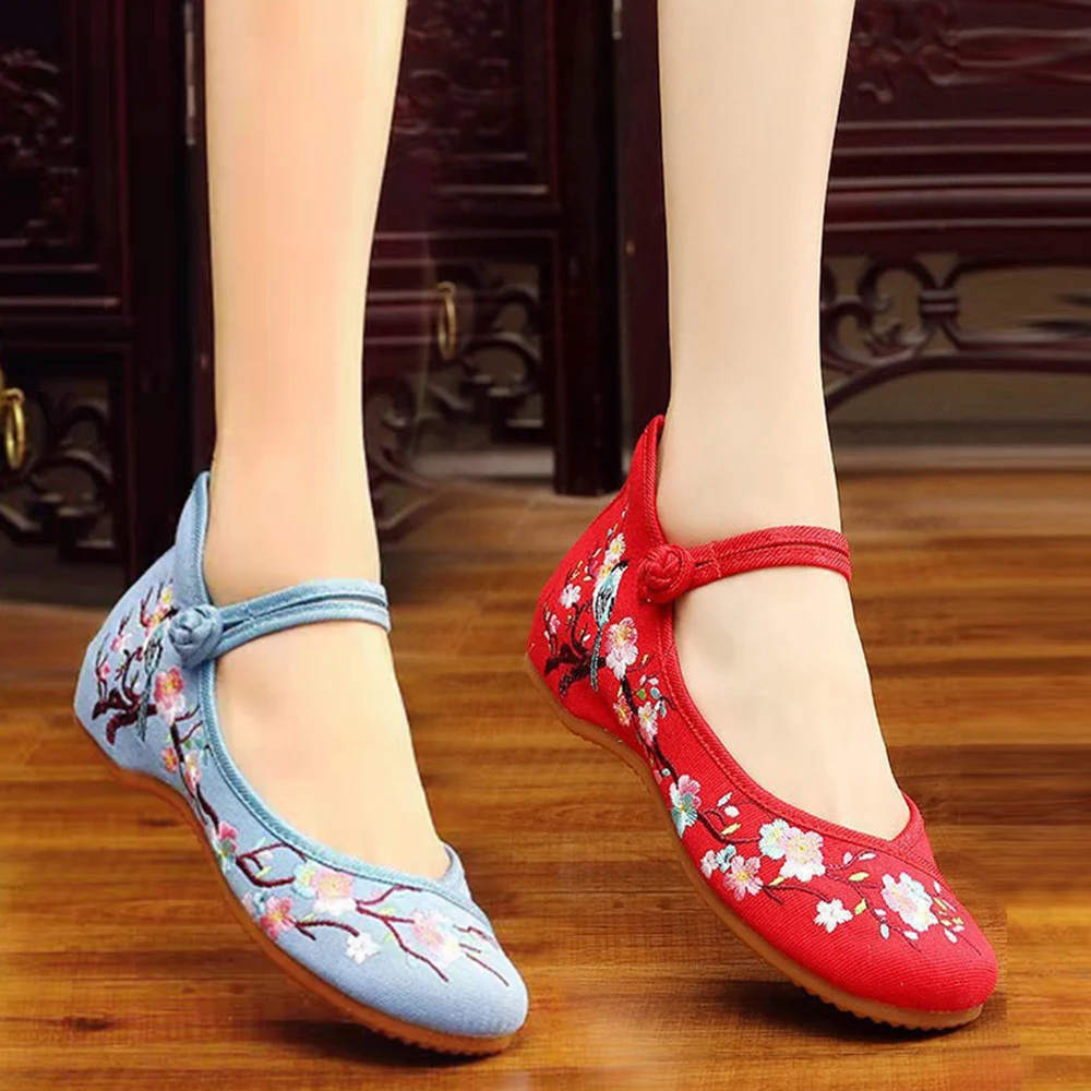 Women‘s Cheongsam Shoes Low Heel Single Shoes Retro Mercerized Satin Chinese Elements Flat Heel Shoes Embroidery Hanfu Shoes