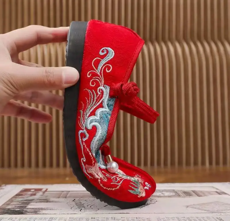 Woman's Chinese Traditional New Flat Sole Embroidered Shoe Soft Sole Non Slip Round Toe Hanfu Shoes Lightweight Canvas Shoes