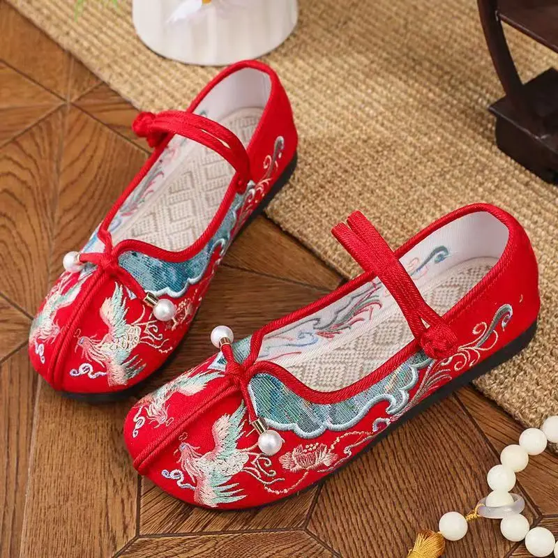 Woman's Chinese Traditional New Flat Sole Embroidered Shoe Soft Sole Non Slip Round Toe Hanfu Shoes Lightweight Canvas Shoes