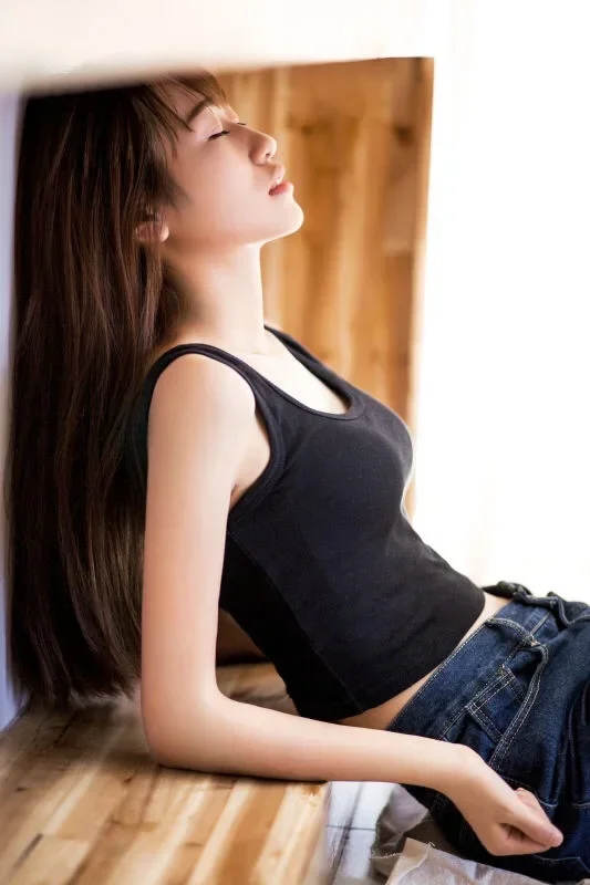 2024 Fashion Women Solid Color Suspender Camisole Tank Top for Women's Short Yoga Sports Crop Top Sleeveless Sexy Slim Fit Tops