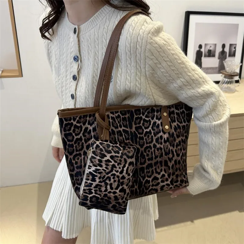Leopard Tote  Bag with Pouch, Stylish Synthetic Leather Handbag Shoulder Bag, Large Capacity Shopping Bag for Women Daily Use