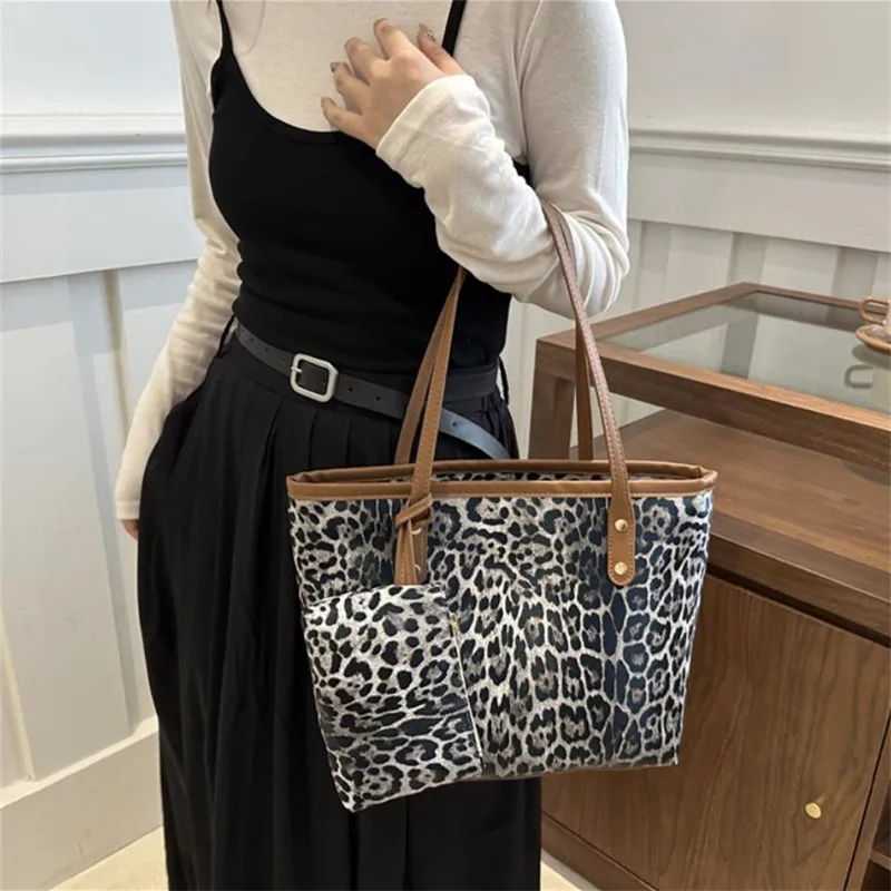 Leopard Tote  Bag with Pouch, Stylish Synthetic Leather Handbag Shoulder Bag, Large Capacity Shopping Bag for Women Daily Use