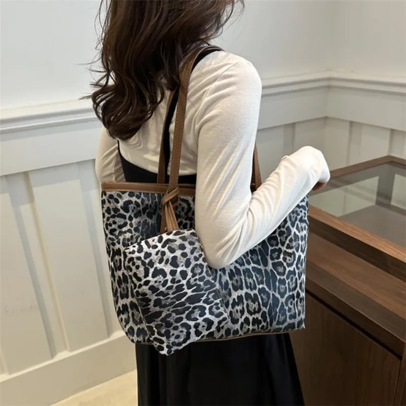 Leopard Tote  Bag with Pouch, Stylish Synthetic Leather Handbag Shoulder Bag, Large Capacity Shopping Bag for Women Daily Use