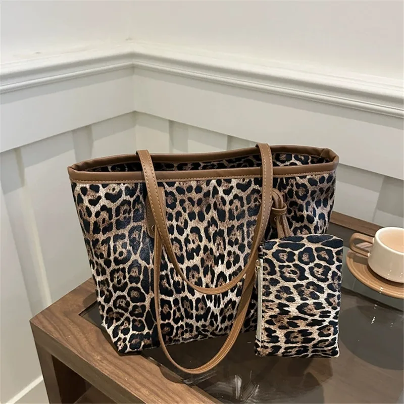 Leopard Tote  Bag with Pouch, Stylish Synthetic Leather Handbag Shoulder Bag, Large Capacity Shopping Bag for Women Daily Use