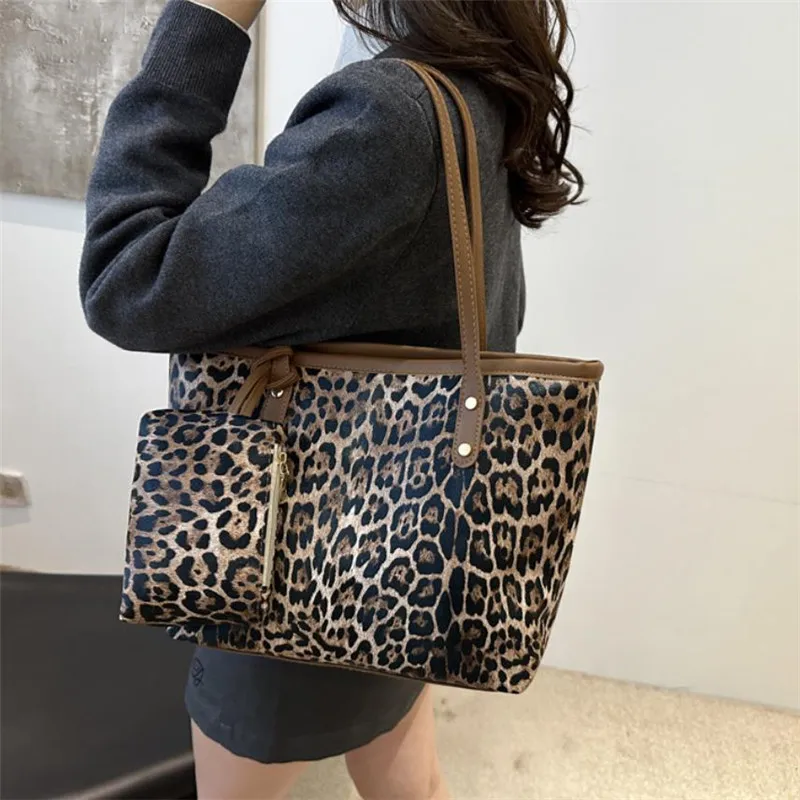 Leopard Tote  Bag with Pouch, Stylish Synthetic Leather Handbag Shoulder Bag, Large Capacity Shopping Bag for Women Daily Use