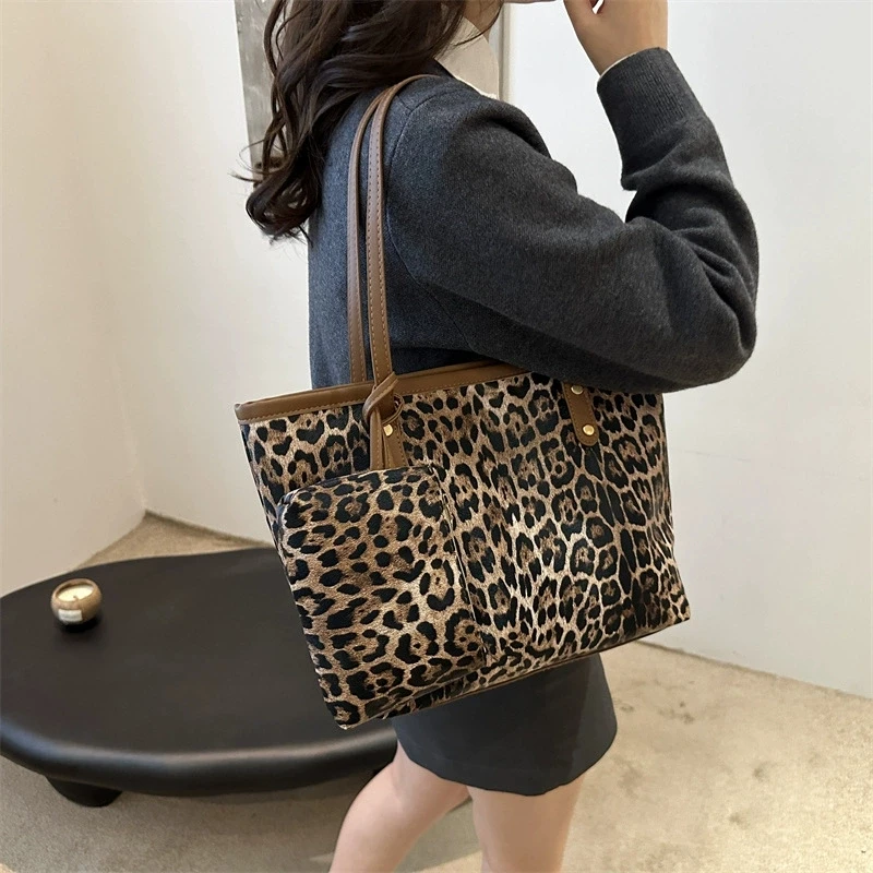 Leopard Tote  Bag with Pouch, Stylish Synthetic Leather Handbag Shoulder Bag, Large Capacity Shopping Bag for Women Daily Use
