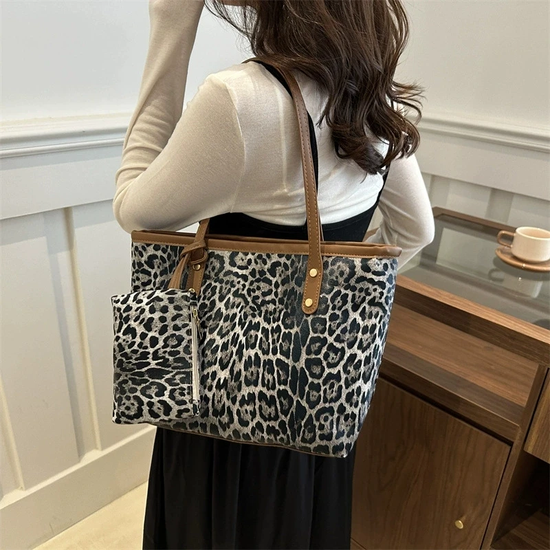 Leopard Tote  Bag with Pouch, Stylish Synthetic Leather Handbag Shoulder Bag, Large Capacity Shopping Bag for Women Daily Use