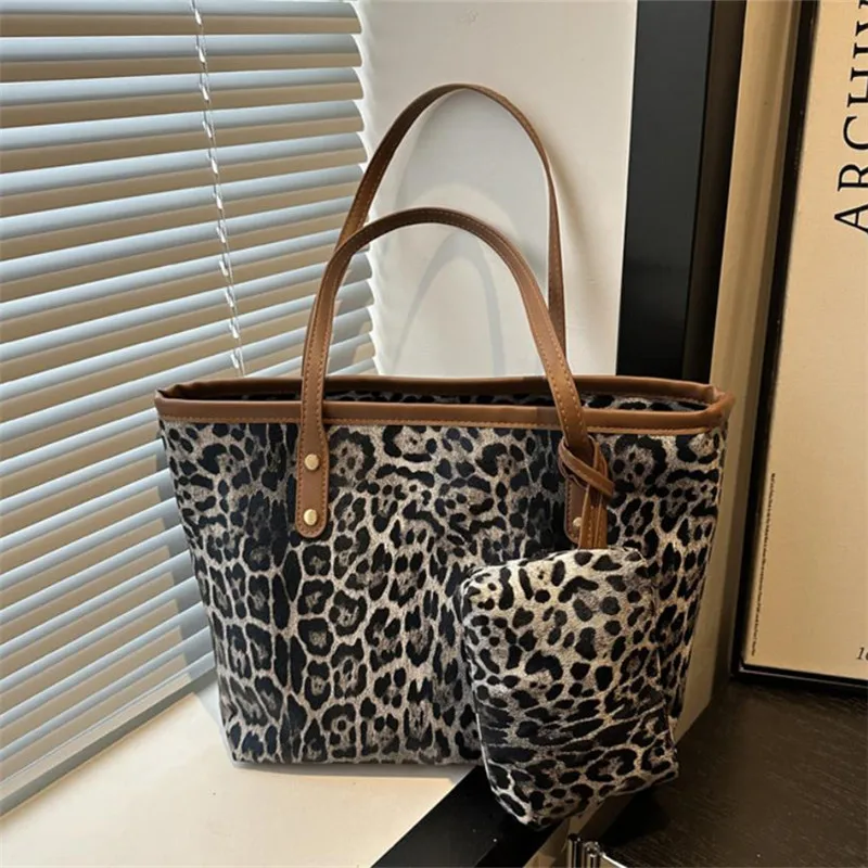Leopard Tote  Bag with Pouch, Stylish Synthetic Leather Handbag Shoulder Bag, Large Capacity Shopping Bag for Women Daily Use