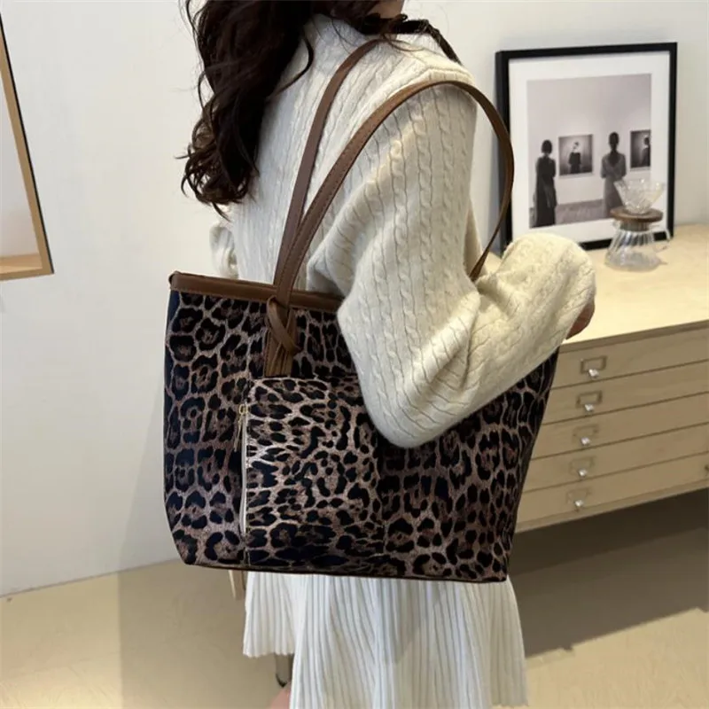 Leopard Tote  Bag with Pouch, Stylish Synthetic Leather Handbag Shoulder Bag, Large Capacity Shopping Bag for Women Daily Use