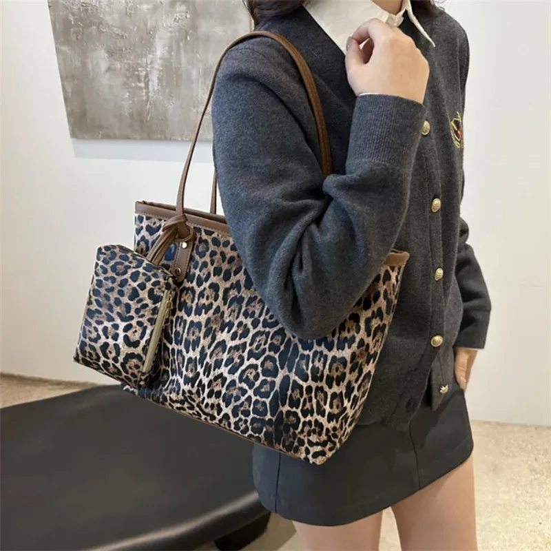 Leopard Tote  Bag with Pouch, Stylish Synthetic Leather Handbag Shoulder Bag, Large Capacity Shopping Bag for Women Daily Use