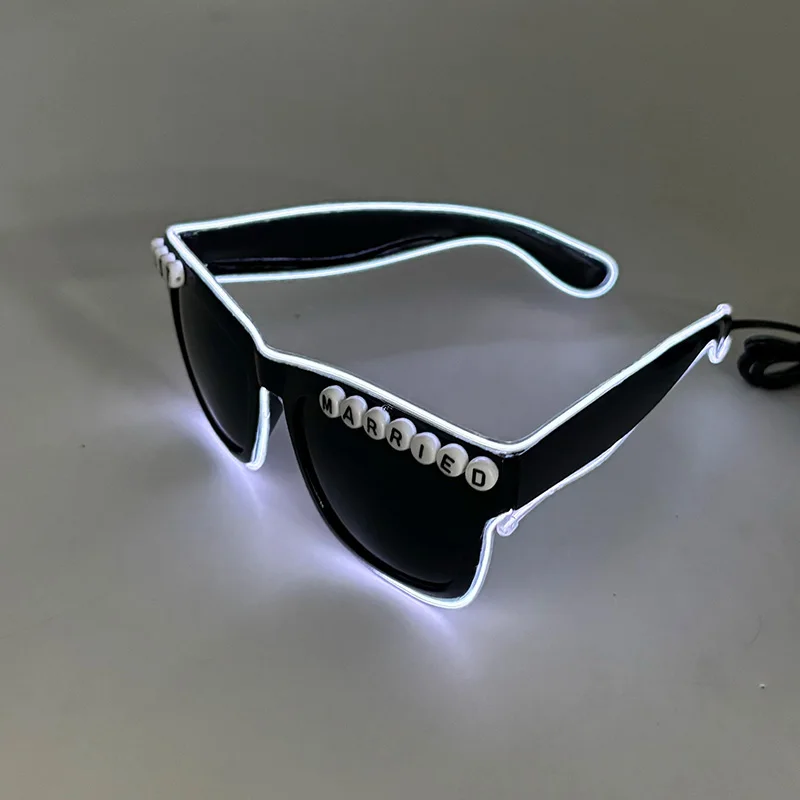 LED Just Married Glasses Wedding Bride To Be Surprise Gift Couple Glasses Souvenirs Glowing Heart Glasses Married Sunglasses