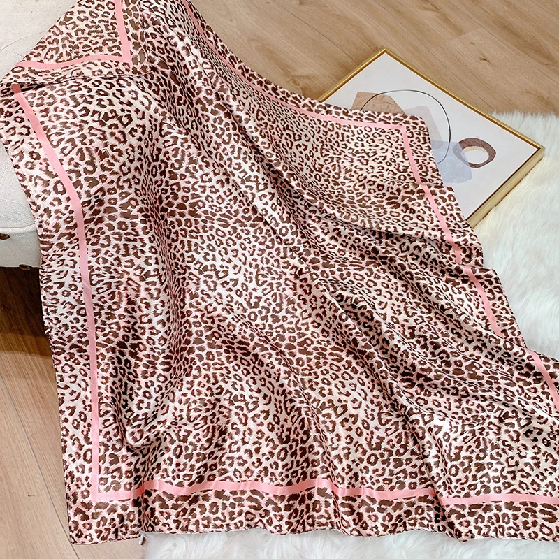 Popular Shawls Europe And America Fashion Bandannas Wild leopard print Sunscreen 90X90CM Bandanna Luxury Square Silk Scarves