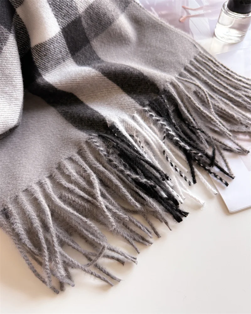 New Luxury Brand Women Cashmere Scarves Lady Winter Warm Soft Pashmina Shawls Wraps Female Plaid Knitted Long Scarf for Women