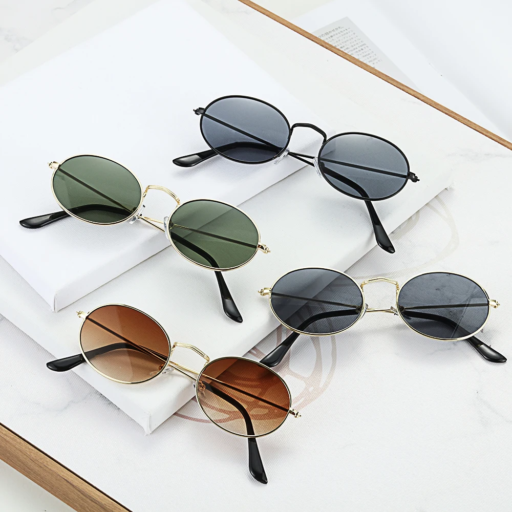 UV400 Oval Sunglasses Small Frame Frame Retro Festival Gradient Mirror Glasses for Daily Wear Gold Silver