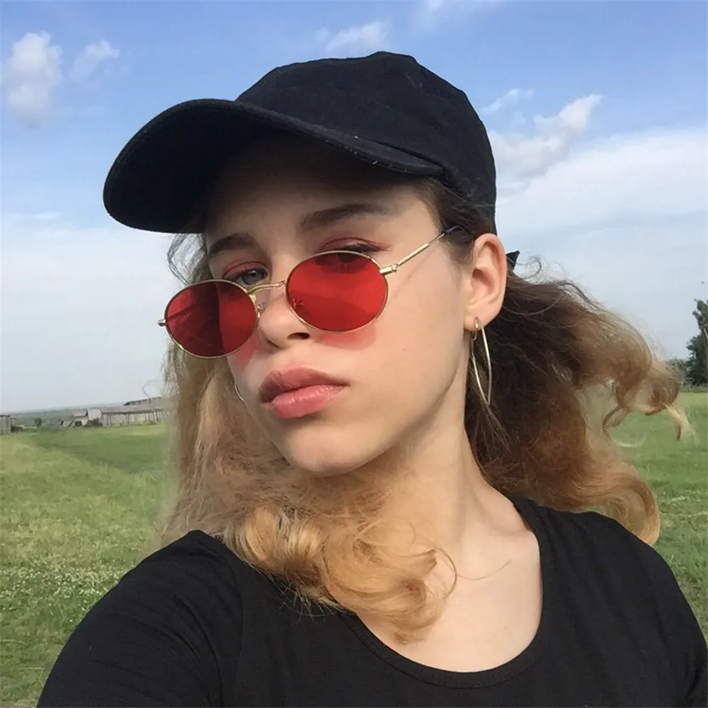 UV400 Oval Sunglasses Small Frame Frame Retro Festival Gradient Mirror Glasses for Daily Wear Gold Silver